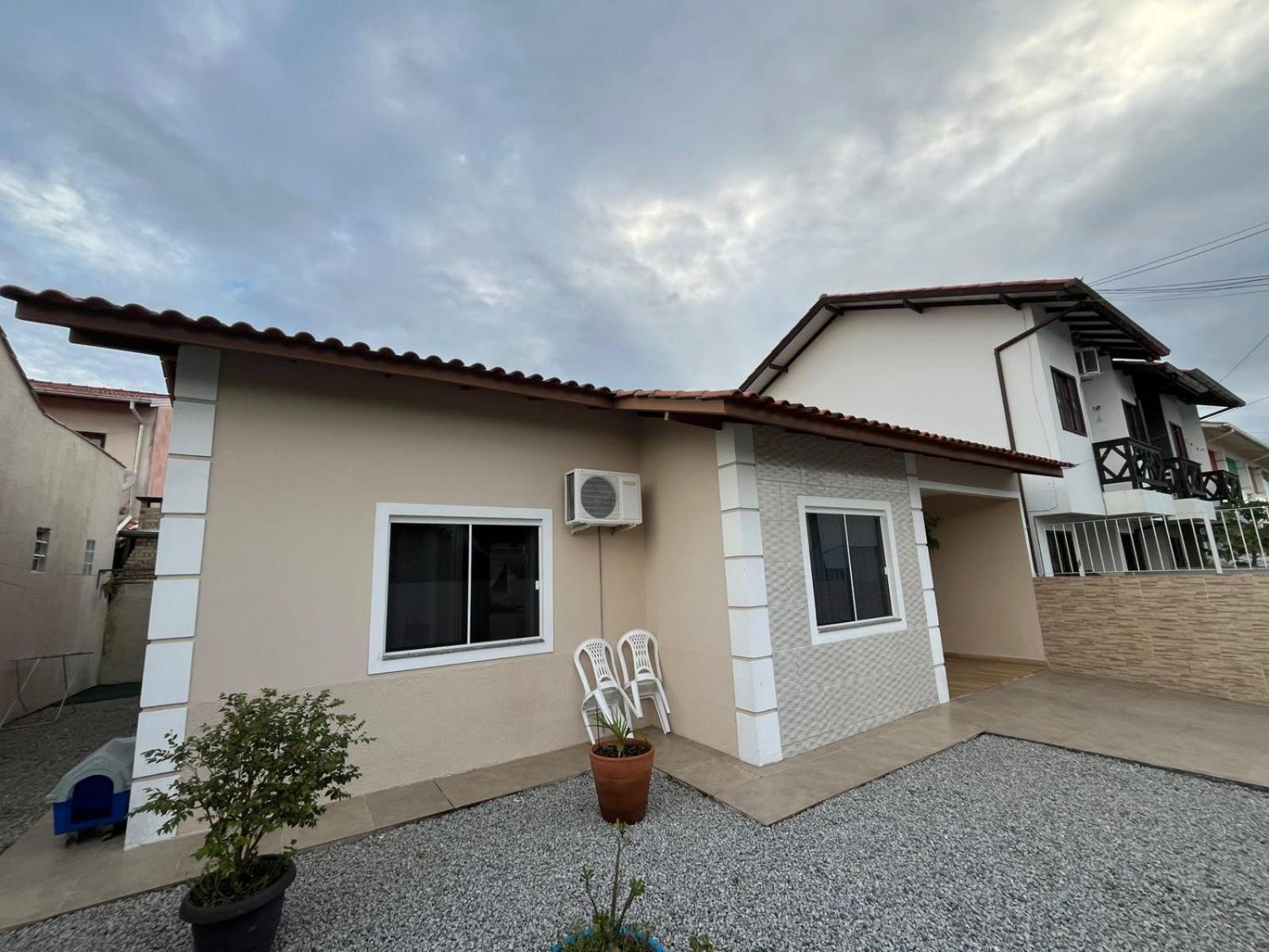Casa Compartilhada Com Suite Privativa フロリアノポリス エクステリア 写真